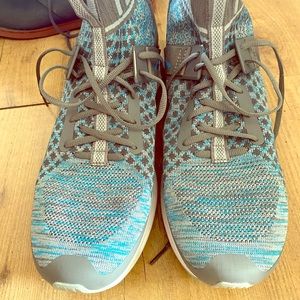 MENS SIZE 13 PUMA SNEAKERS